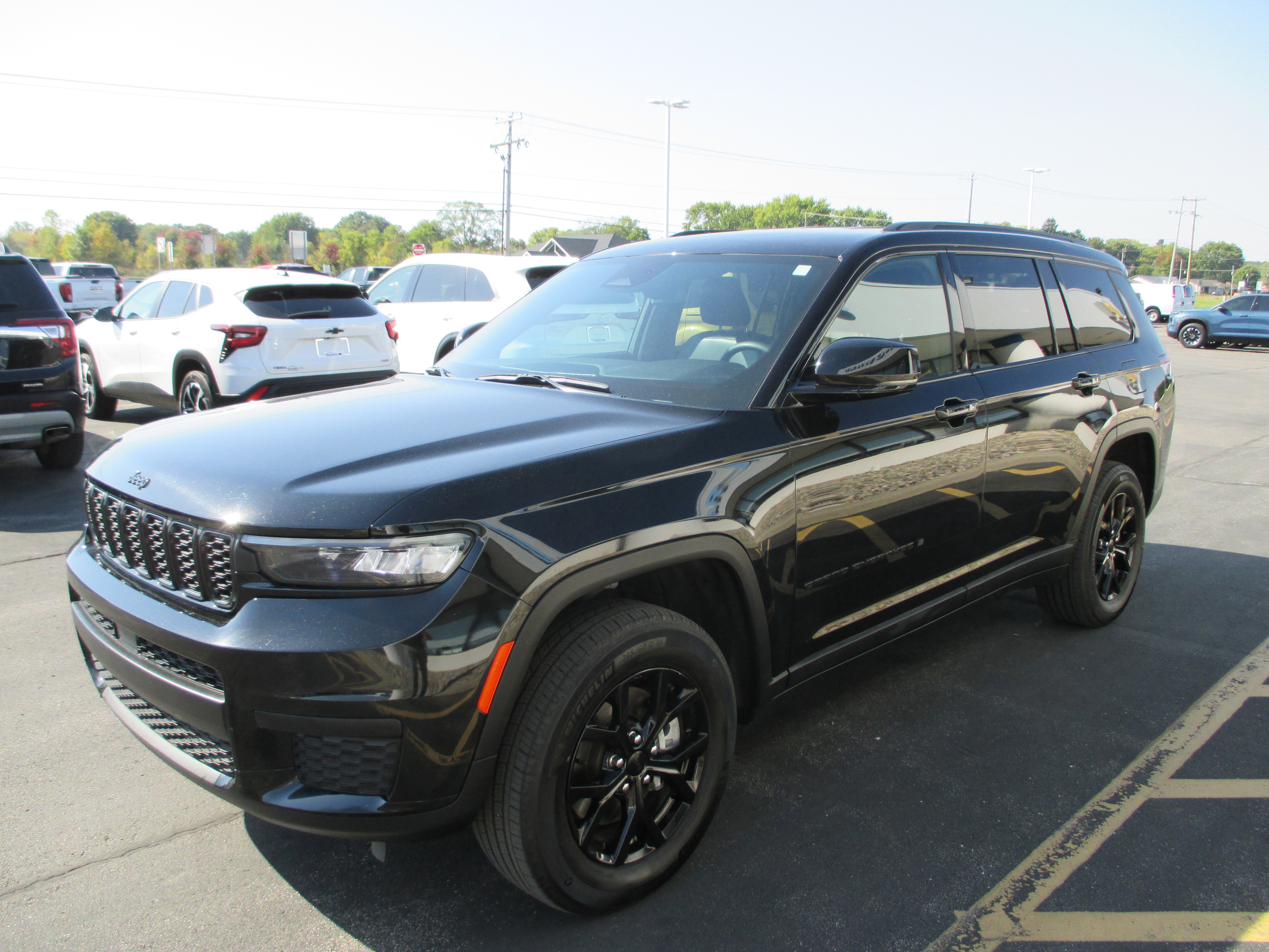 Used 2024 Jeep Grand Cherokee L Laredo image 7