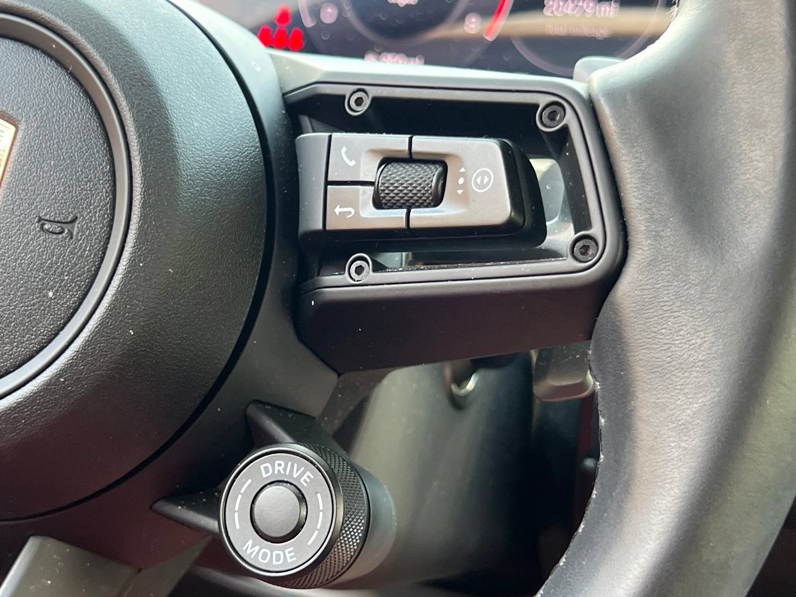 Certified 2025 Porsche Cayenne S AWD/4WD image 25