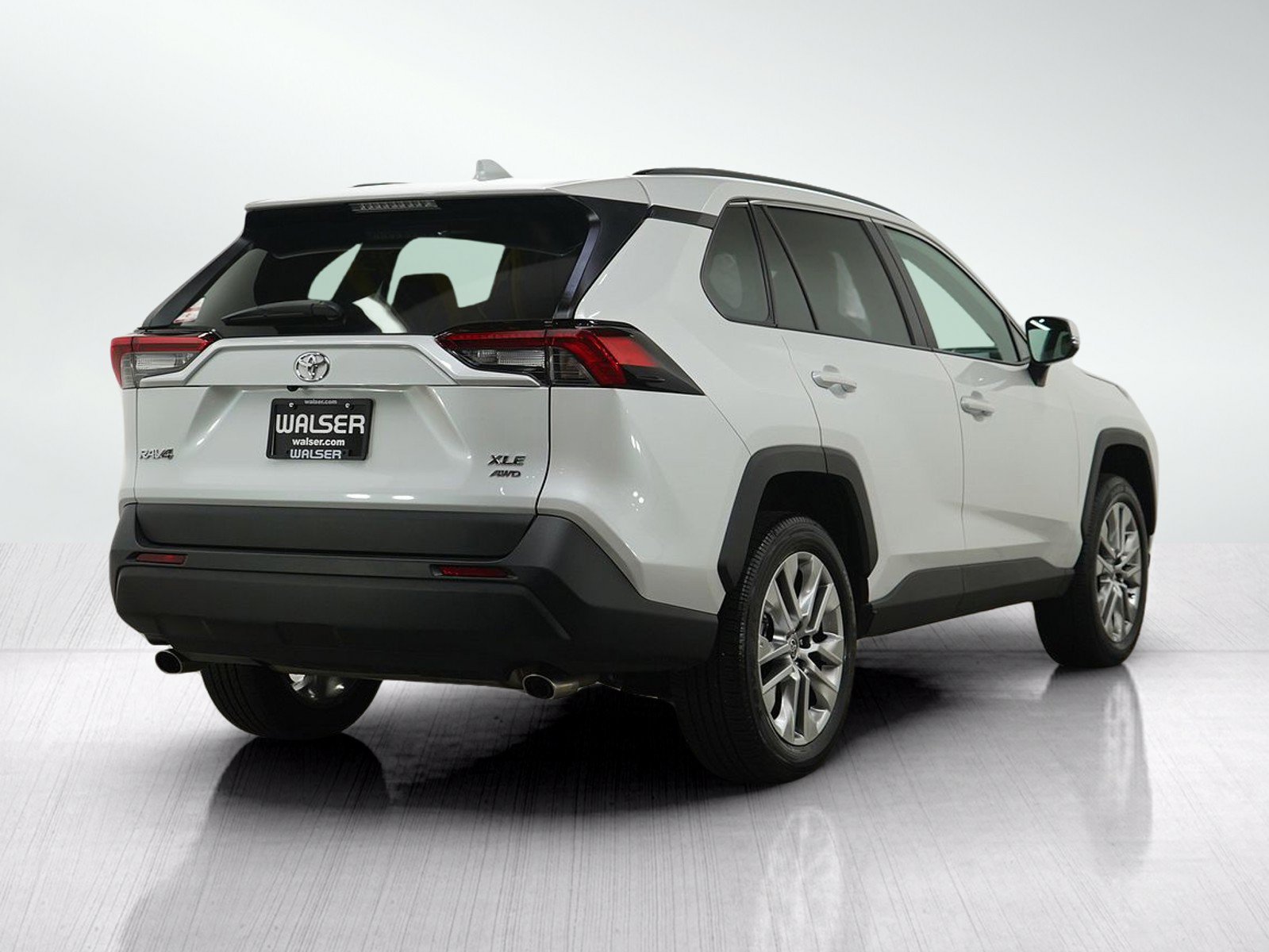 Used 2025 Toyota RAV4 XLE Premium AWD/4WD image 5