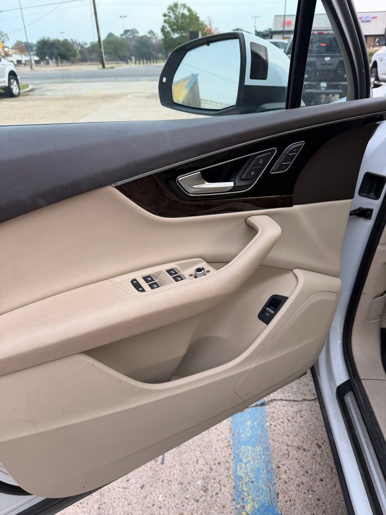 Used 2017 Audi Q7 3.0T Premium Plus image 12