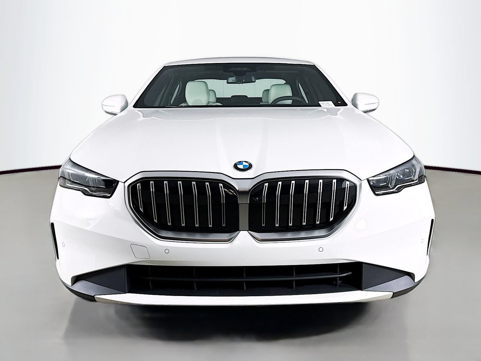 Used 2026 BMW 530i RWD image 2