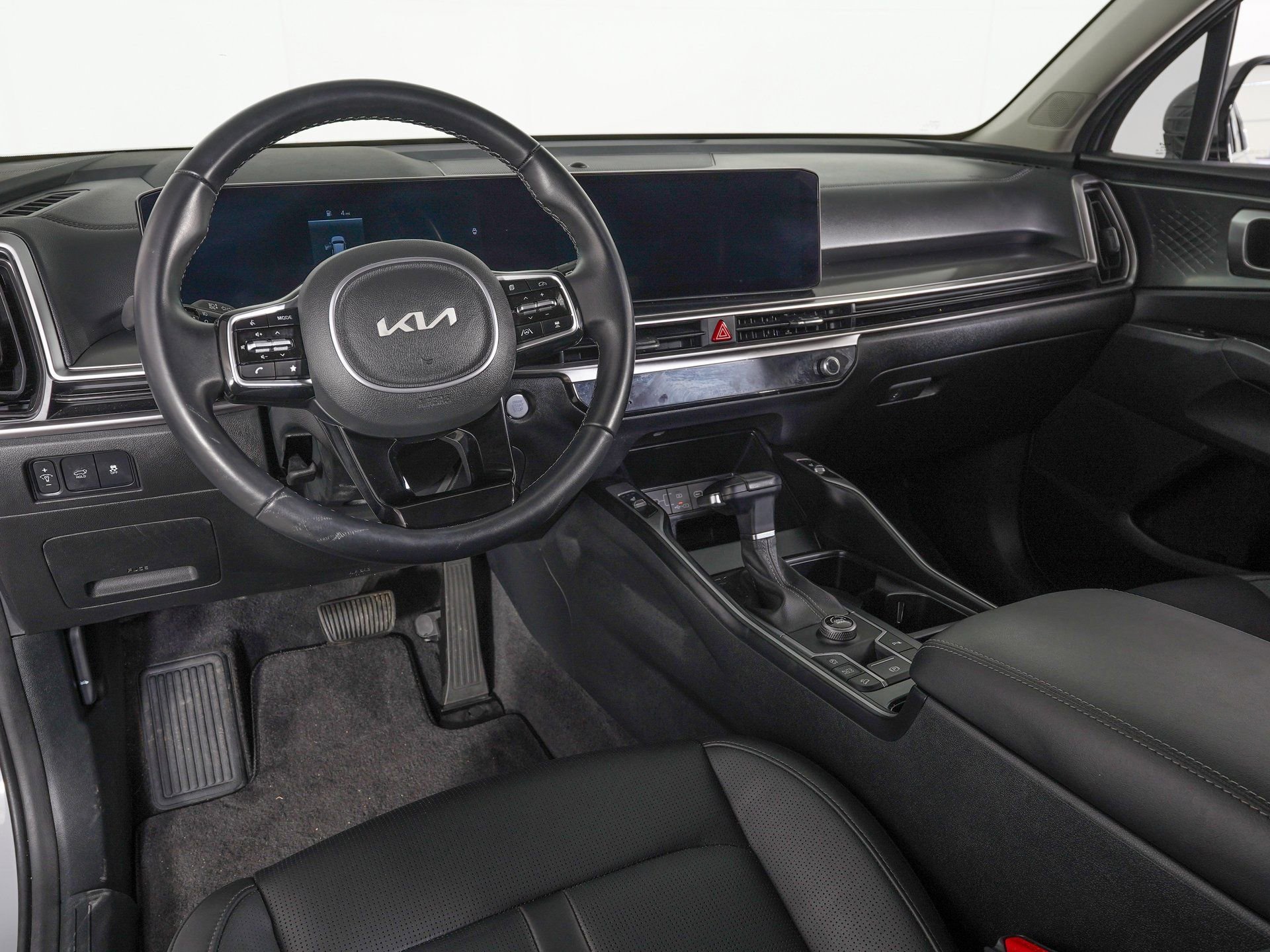 Used 2025 Kia Sorento EX image 17