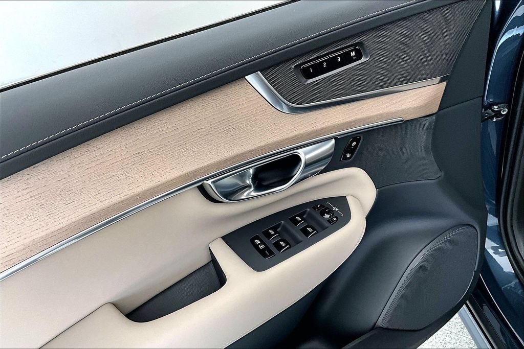 New 2026 Volvo XC90 B5 Plus AWD/4WD image 23