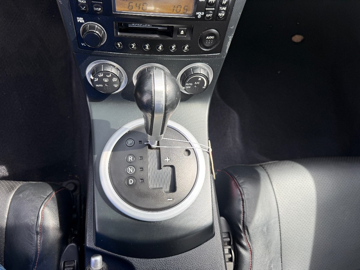 Used 2004 Nissan 350Z Touring RWD image 19