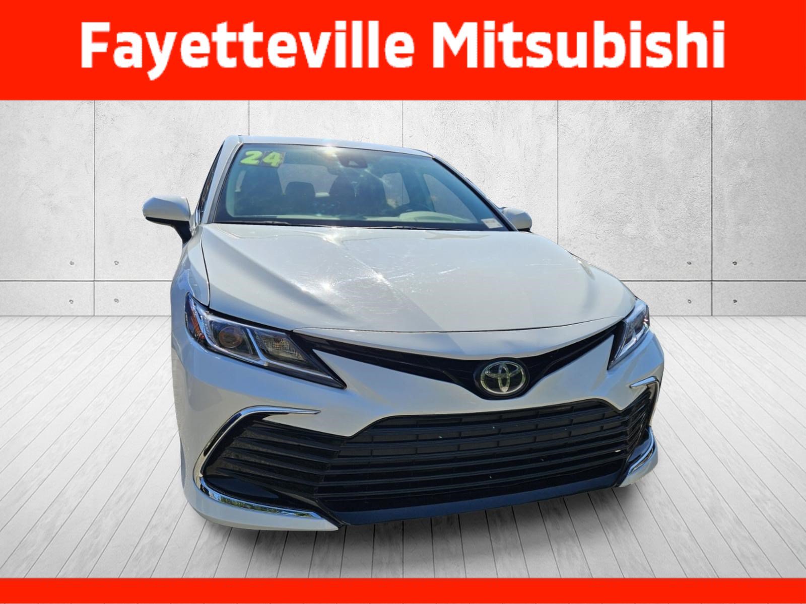 Used 2024 Toyota Camry LE AWD/4WD image 4