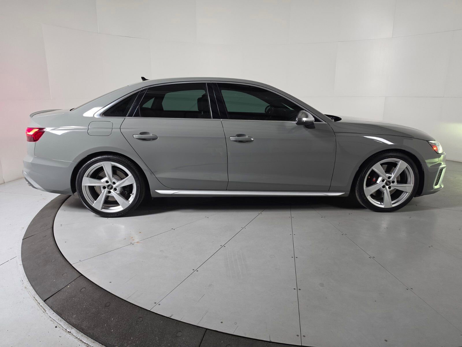 Used 2021 Audi S4 Premium Plus w/ Premium Plus Package image 6
