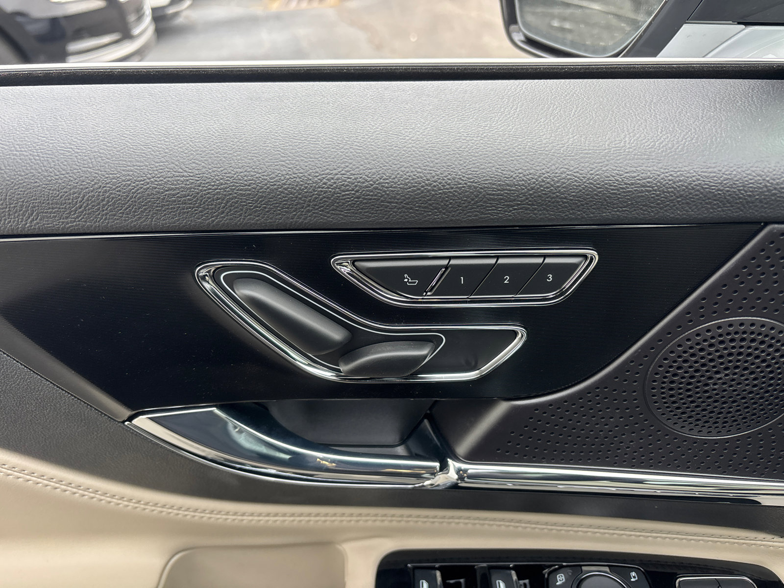 New 2026 Lincoln Corsair Premiere image 12