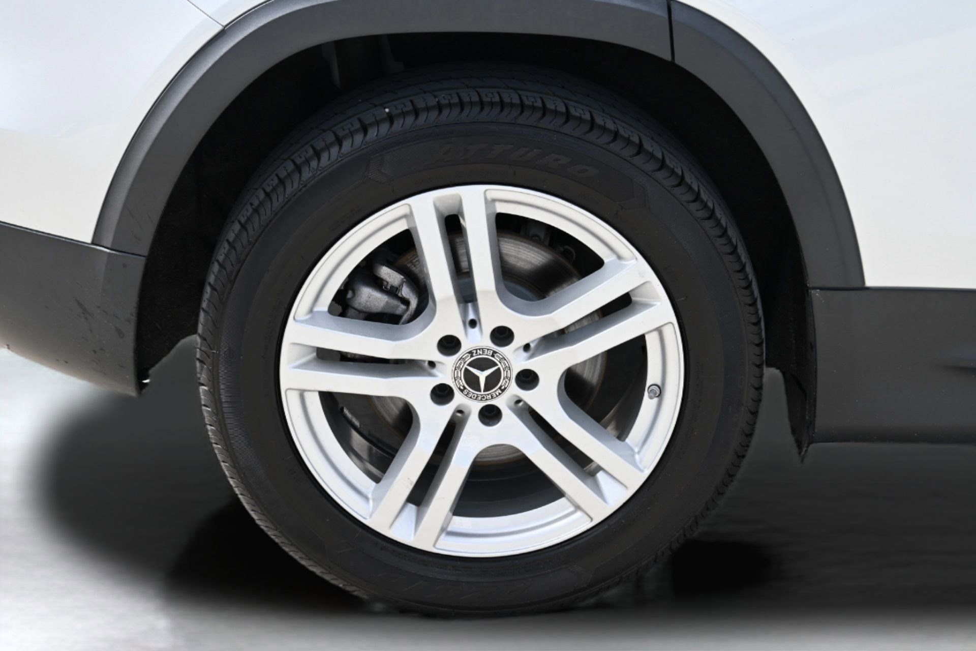 Used 2021 Mercedes-Benz GLB 250 4MATIC w/ Premium Package image 47