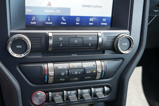 Used 2022 Ford Mustang Shelby GT500 w/ Carbon Fiber Track Pack RWD image 23
