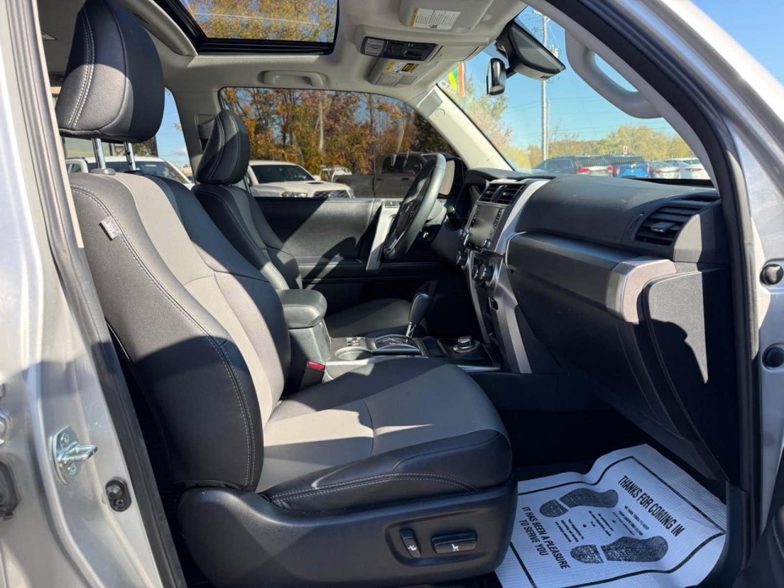 Used 2022 Toyota 4Runner SR5 Premium image 11