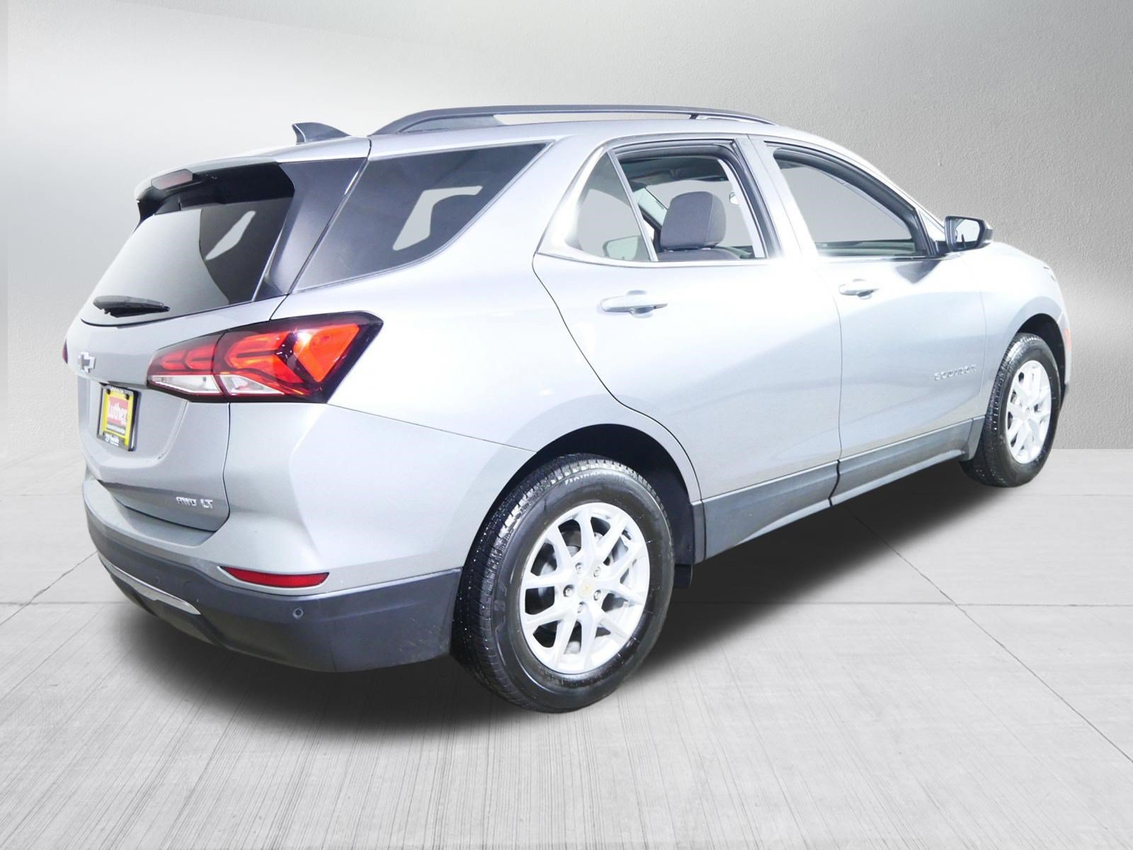 Used 2024 Chevrolet Equinox LT AWD/4WD image 7