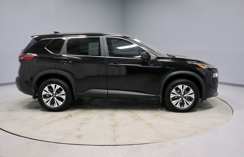 Certified 2022 Nissan Rogue SV image 5