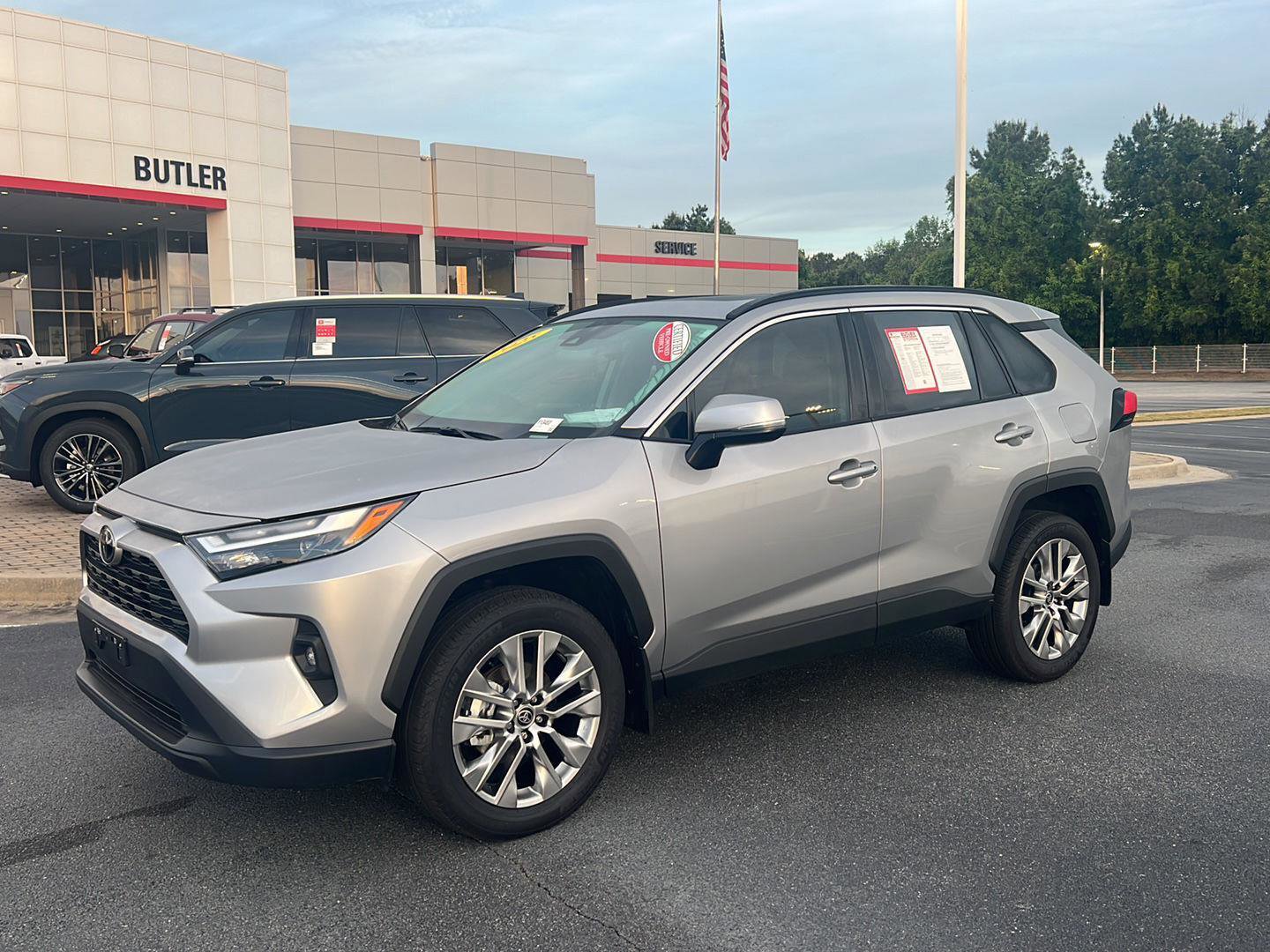 Certified 2025 Toyota RAV4 XLE Premium image 2