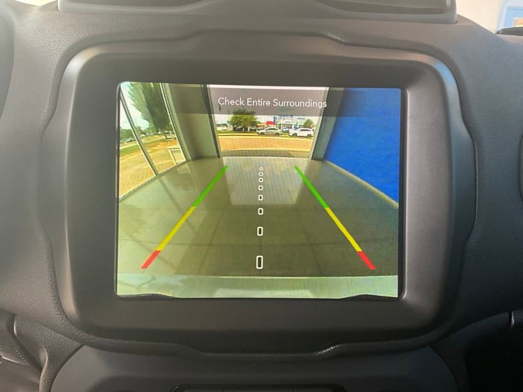 Used 2023 Jeep Renegade Latitude image 32