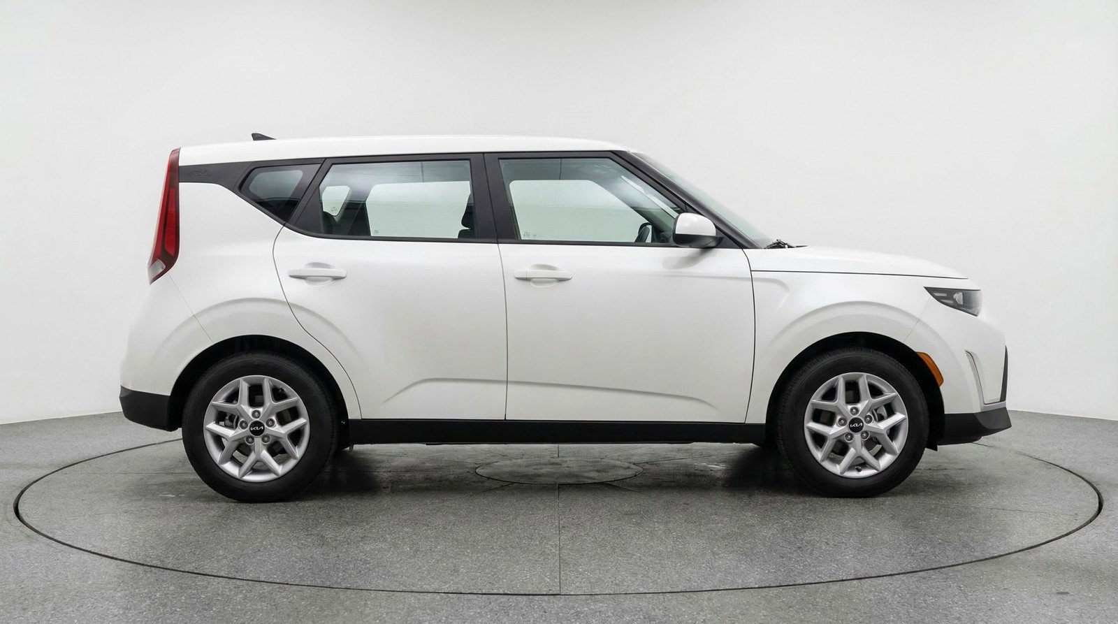 Used 2025 Kia Soul LX w/ LX Technology Package image 11