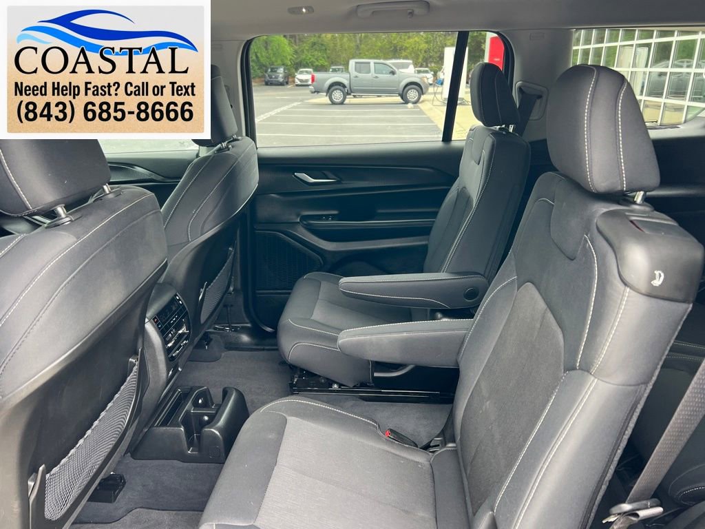 Used 2023 Jeep Grand Cherokee L Laredo RWD image 16