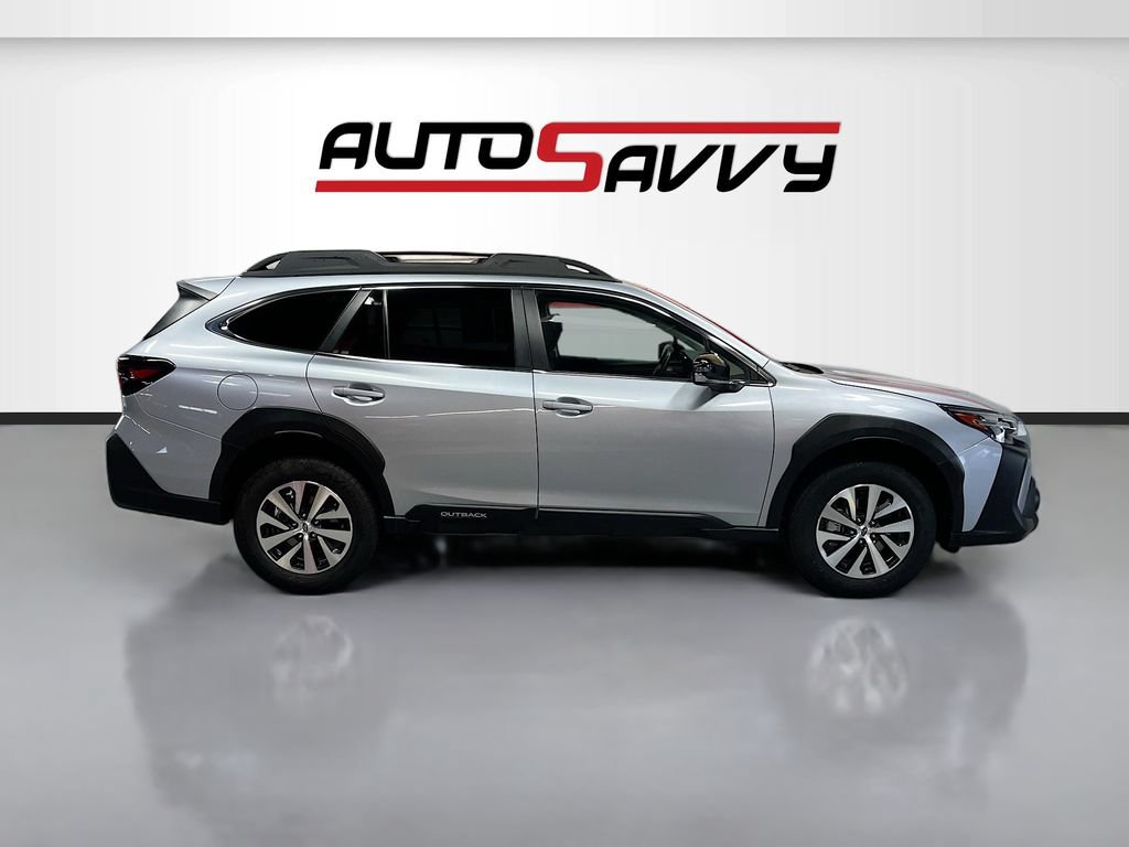 Used 2025 Subaru Outback Premium AWD/4WD image 8