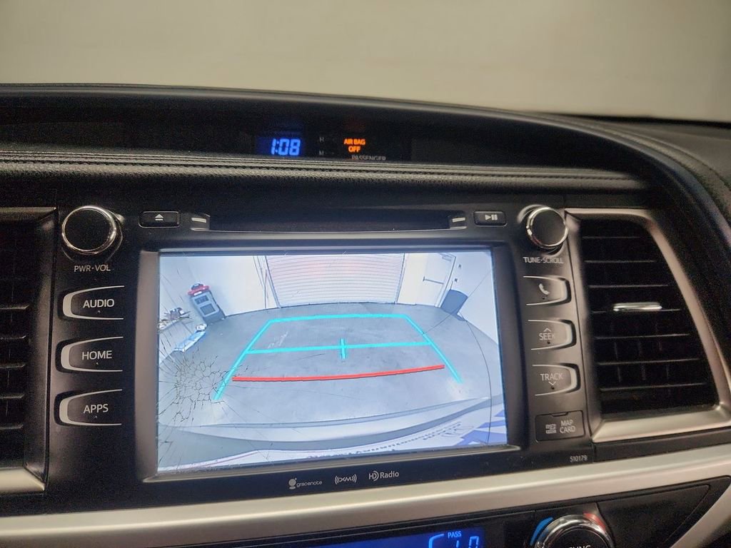 Used 2017 Toyota Highlander XLE image 14