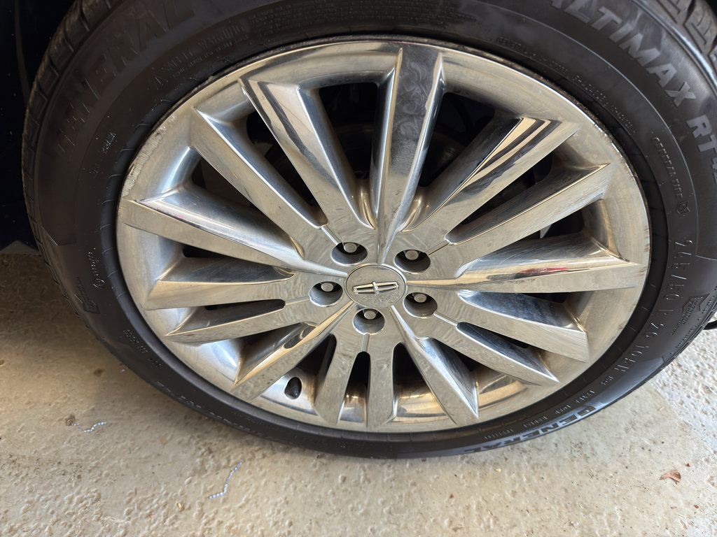 Used 2013 Lincoln MKX AWD image 34