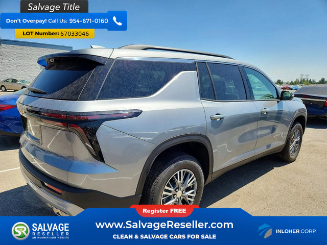 Used 2026 Chevrolet Traverse LT w/ Driver Confidence Package FWD image 4