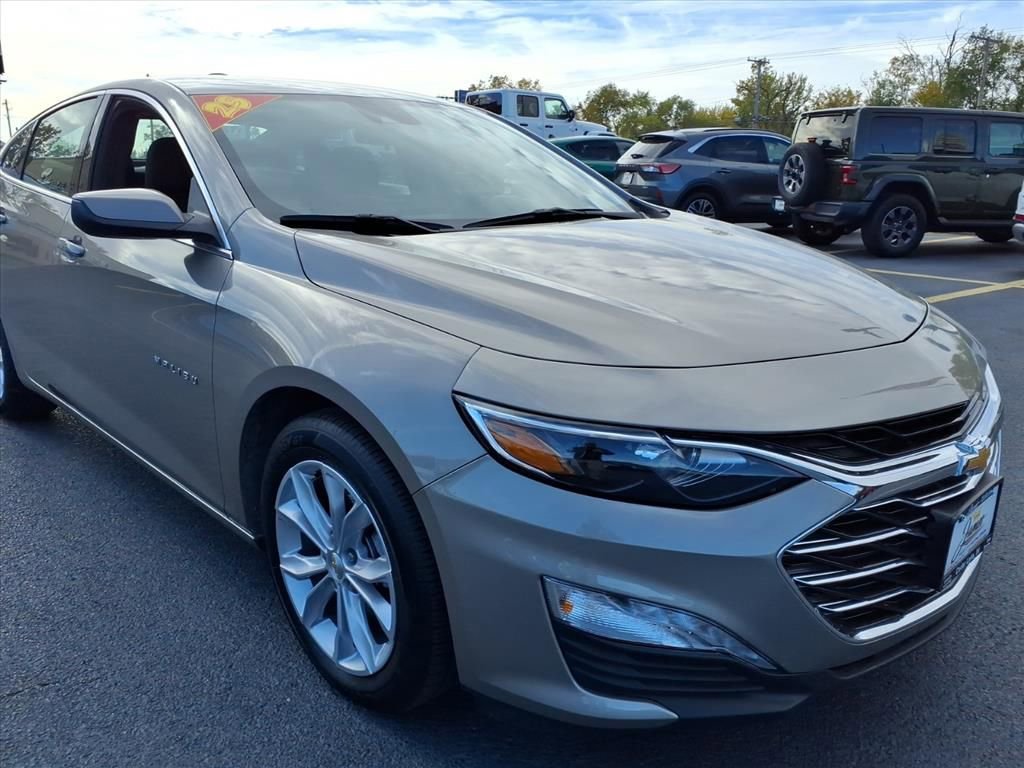 Used 2025 Chevrolet Malibu LT image 8