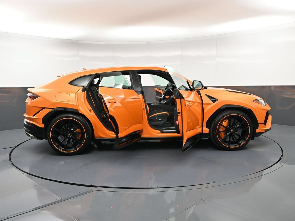 Used 2023 Lamborghini Urus S AWD/4WD image 40