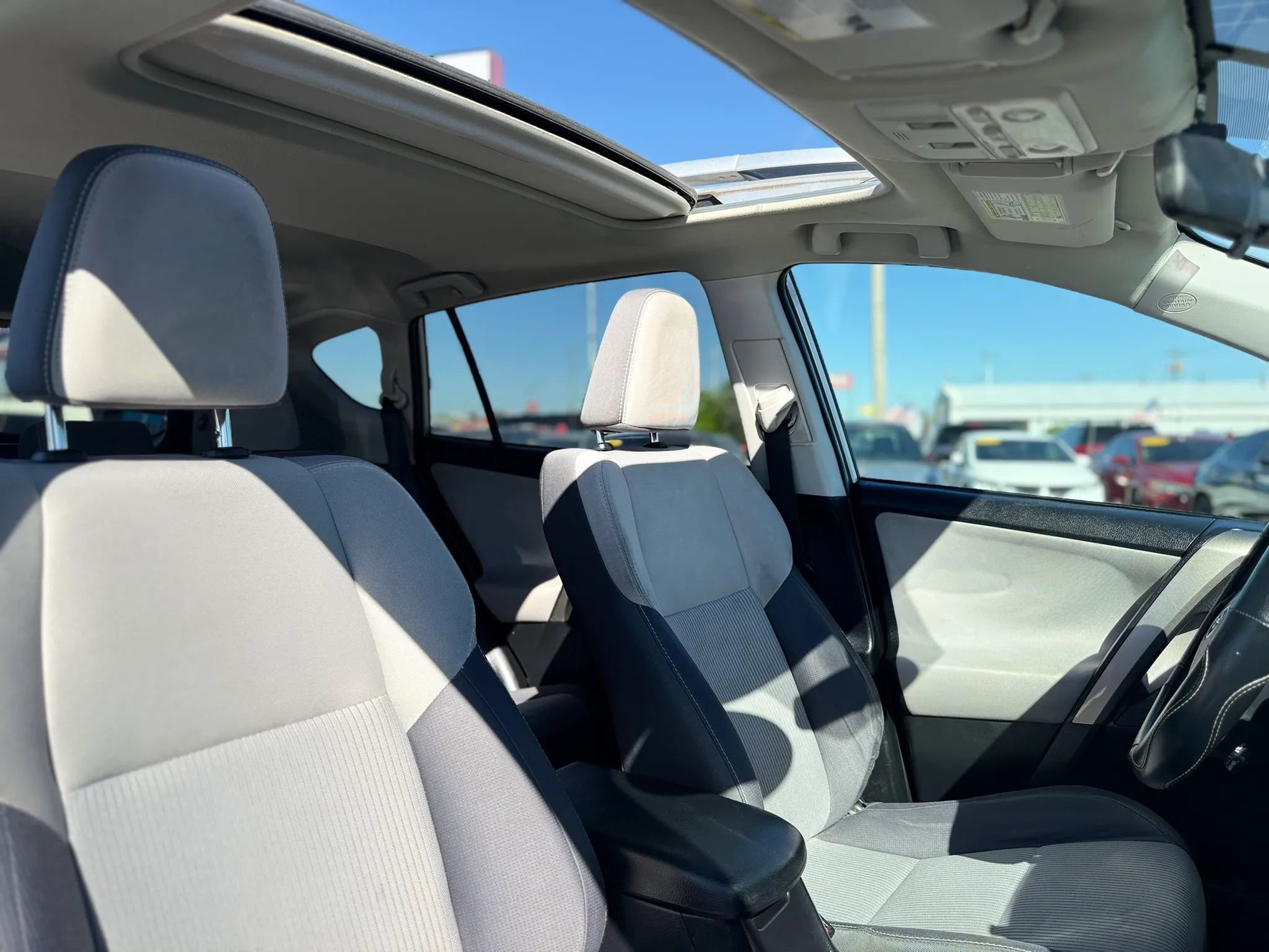 Used 2015 Toyota RAV4 XLE image 23