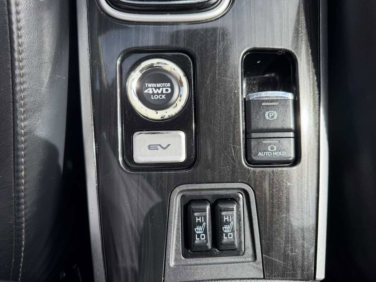 Used 2018 Mitsubishi Outlander GT image 24