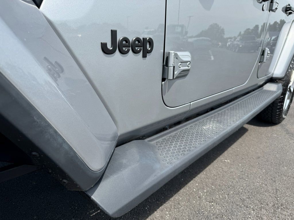 Used 2020 Jeep Wrangler Unlimited Sahara image 15
