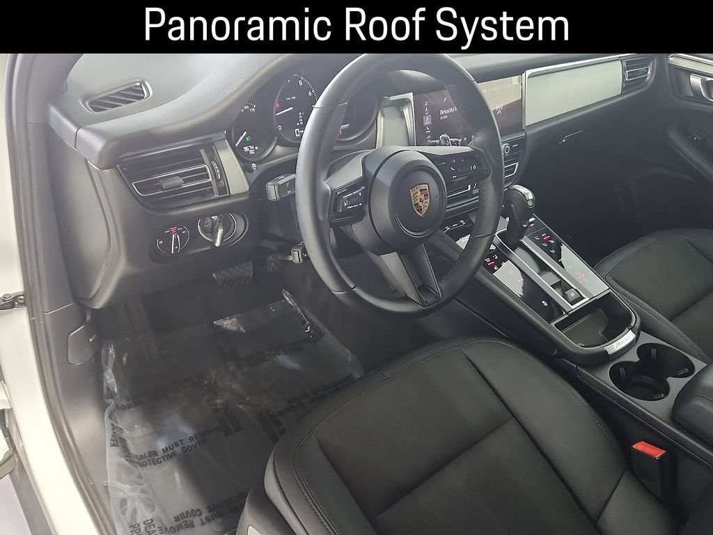 Certified 2026 Porsche Macan AWD/4WD image 4