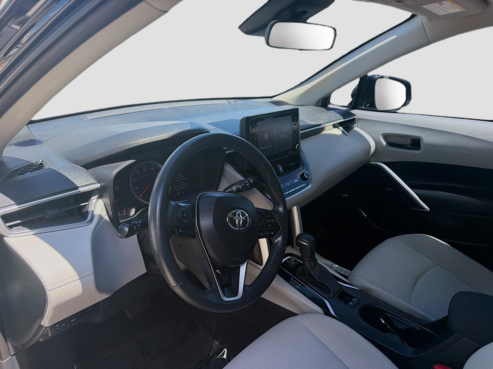 Used 2022 Toyota Corolla Cross LE AWD/4WD image 9