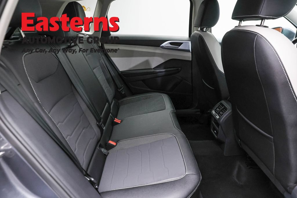 Used 2025 Volkswagen Taos SE AWD/4WD image 22
