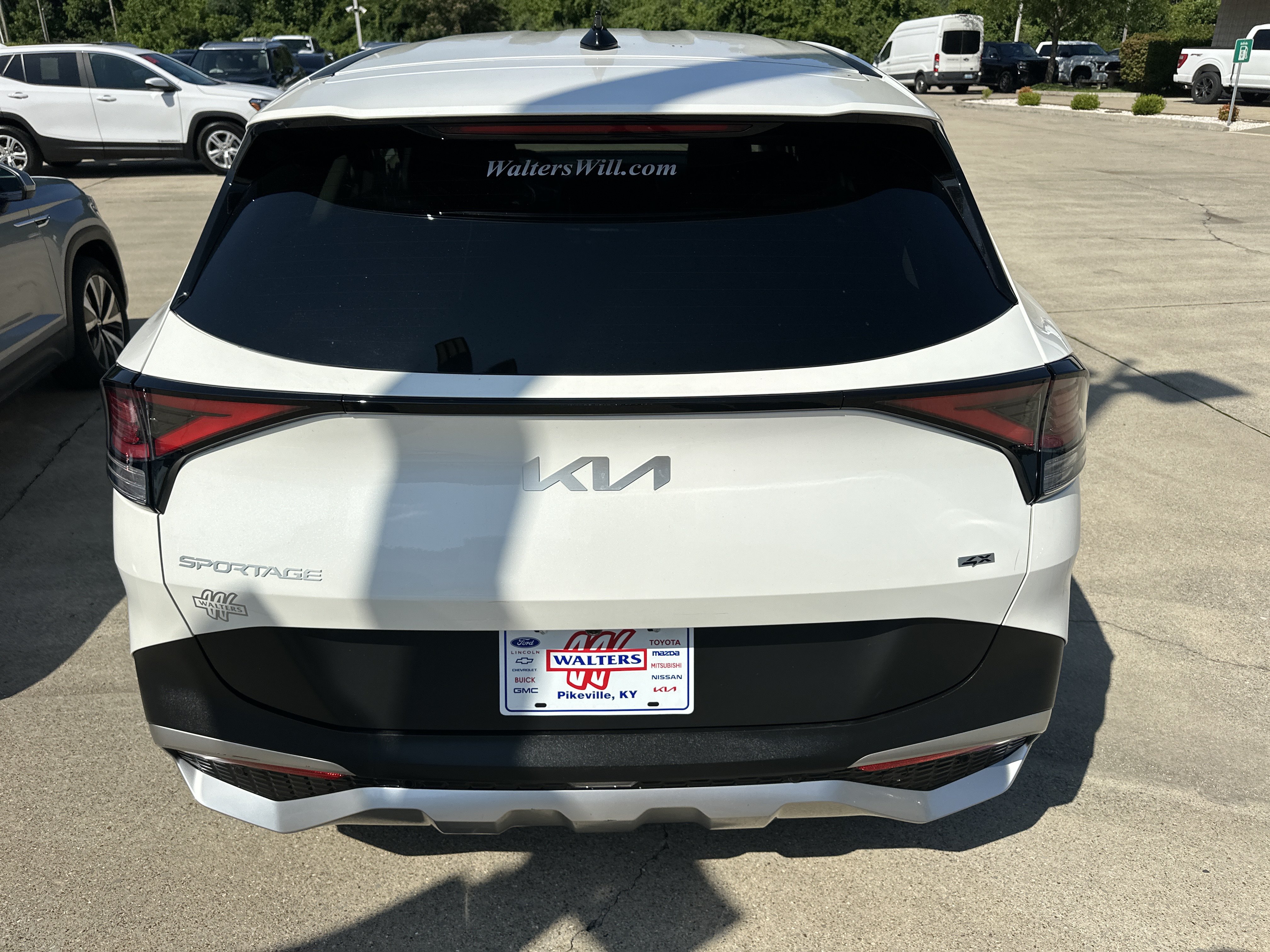 Used 2024 Kia Sportage LX AWD/4WD image 3
