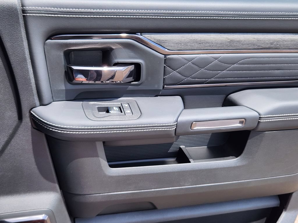 New 2026 RAM 2500 Limited AWD/4WD image 13