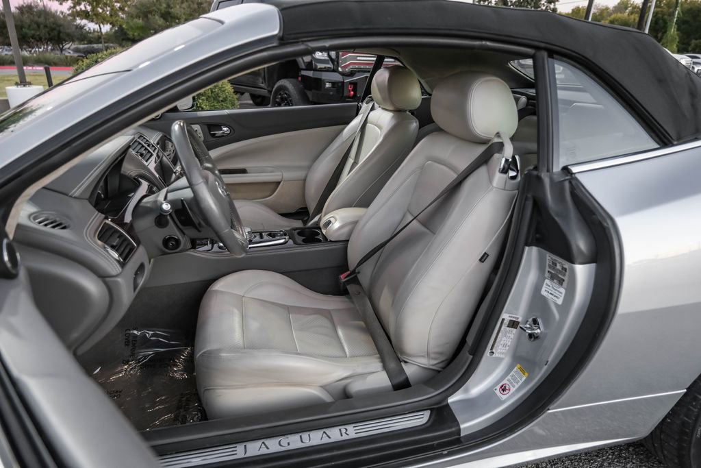 Used 2010 Jaguar XK Convertible image 33