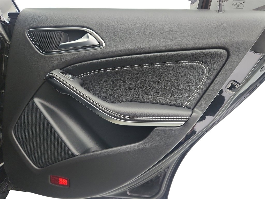 Used 2018 Mercedes-Benz CLA 250 4MATIC image 29