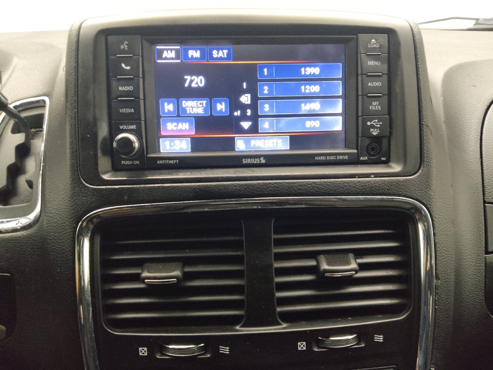 Used 2020 Dodge Grand Caravan SE FWD image 25
