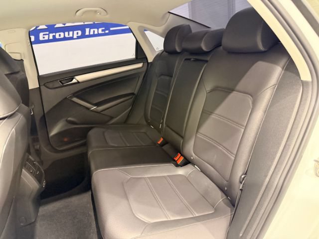 Used 2021 Volkswagen Passat 2.0T SE FWD image 18