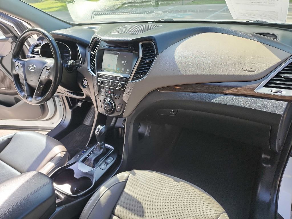 Used 2017 Hyundai Santa Fe Sport w/ Cargo Package FWD image 40
