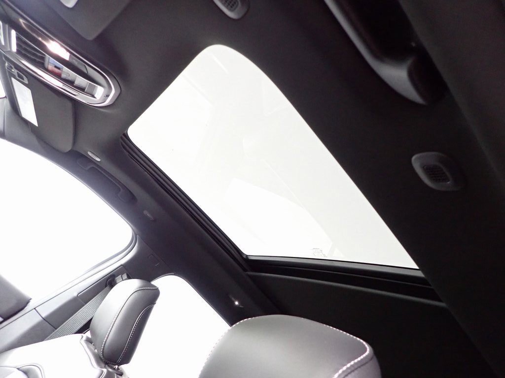 New 2025 Jeep Grand Cherokee L Limited w/ Black Appearance Package image 7