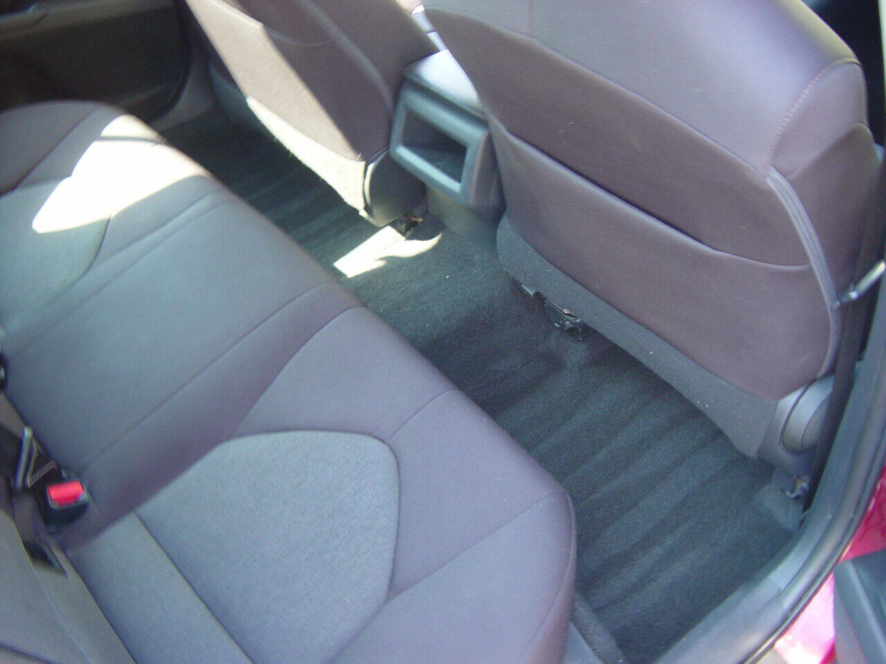 Used 2018 Toyota Camry L image 12