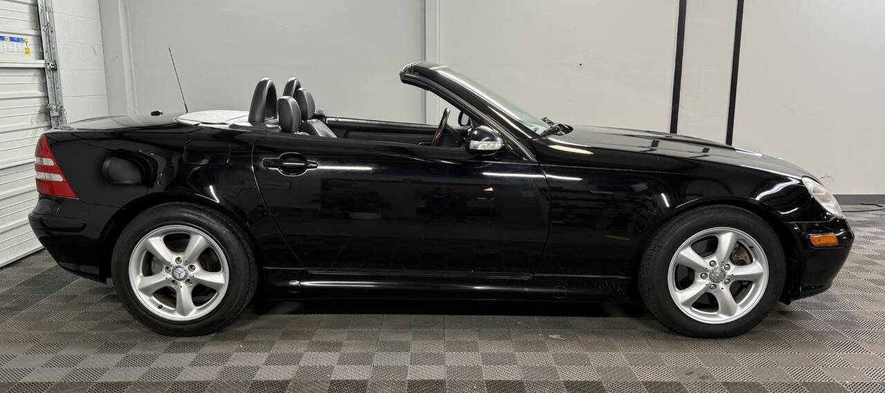 Used 2001 Mercedes-Benz SLK 320 image 2