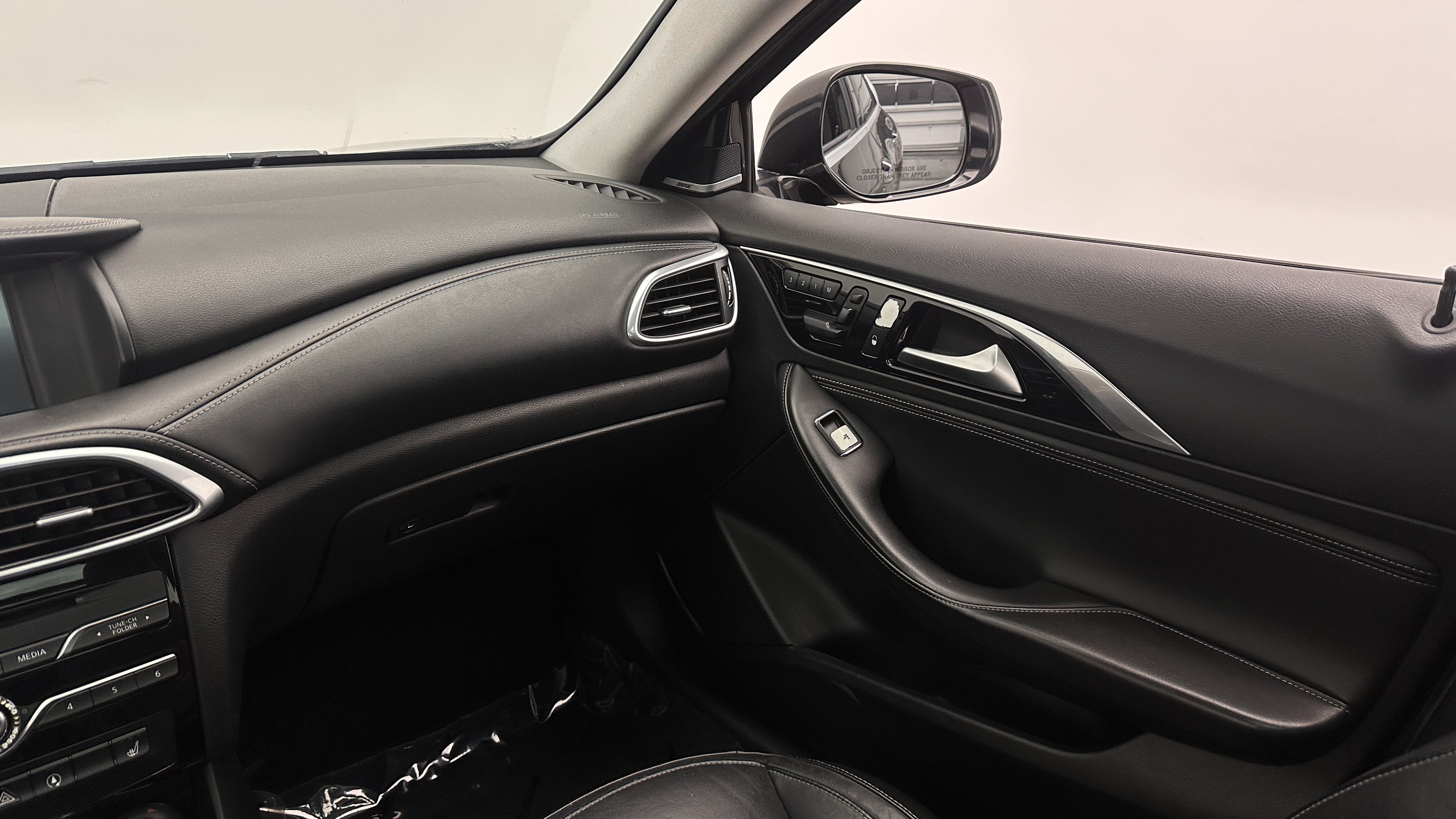 Used 2018 INFINITI QX30 Premium FWD image 27