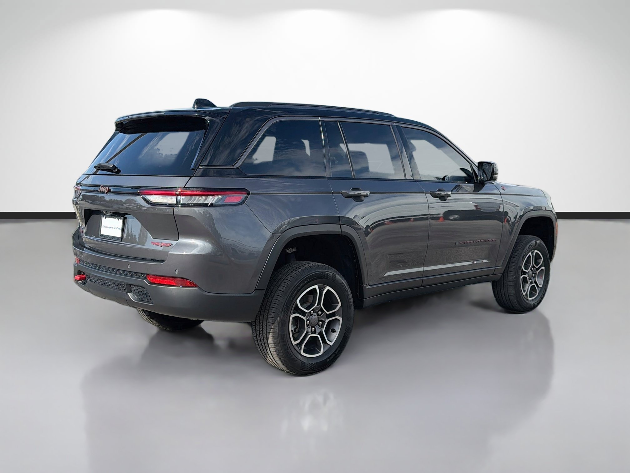 Used 2022 Jeep Grand Cherokee Trailhawk AWD/4WD image 3