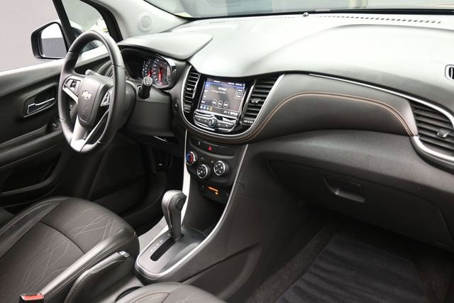 Used 2022 Chevrolet Trax LT w/ LT Convenience Package AWD/4WD image 22