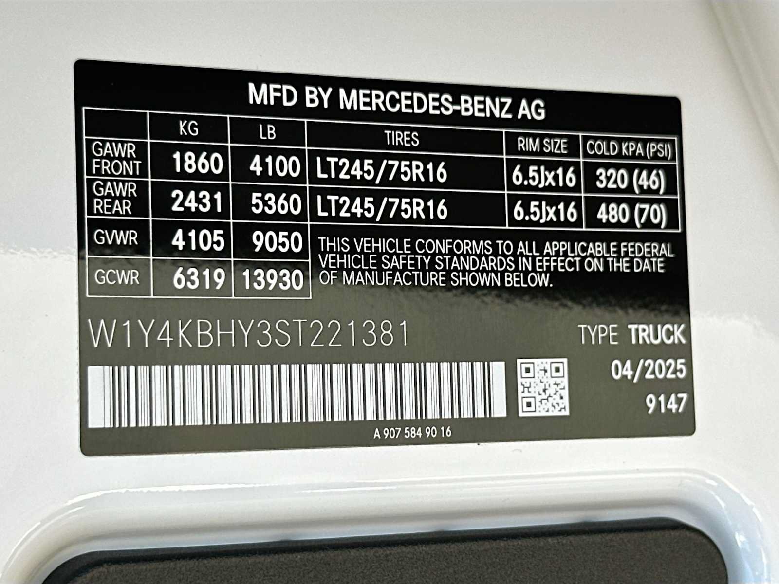 Used 2025 Mercedes-Benz Sprinter 2500 image 31
