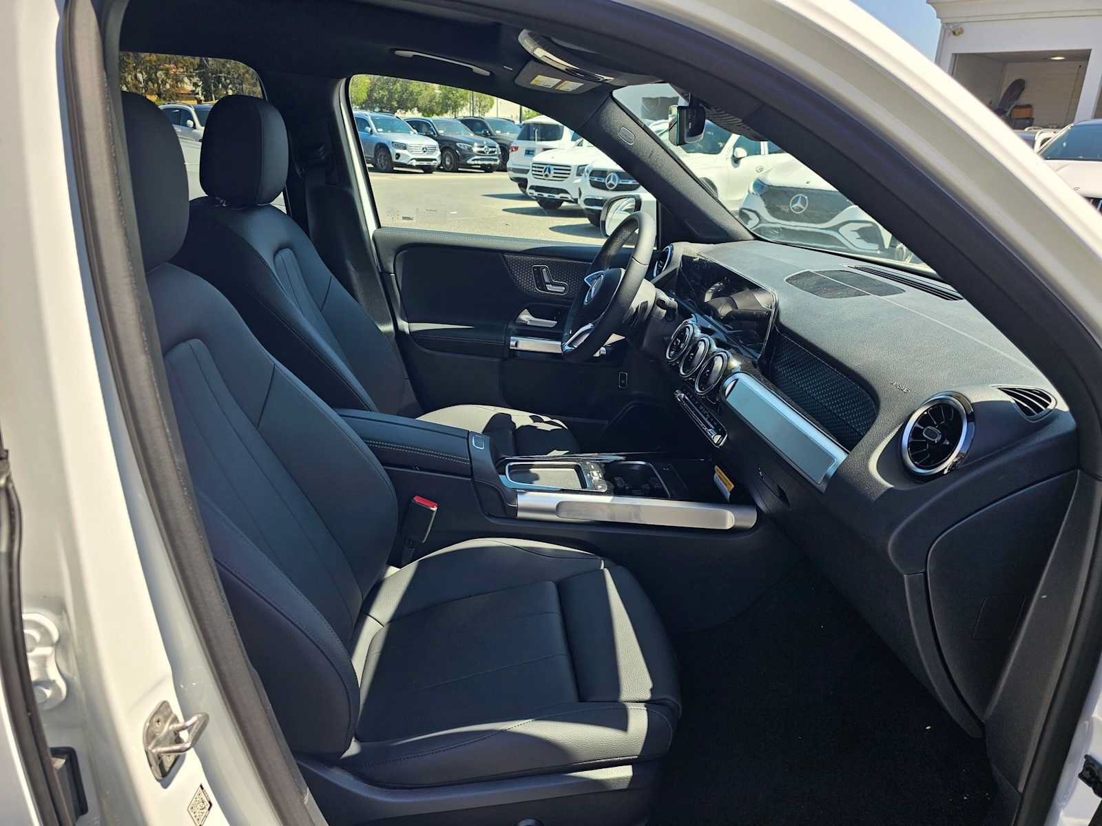 New 2026 Mercedes-Benz GLB 250 image 10