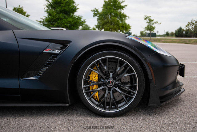 Used 2016 Chevrolet Corvette Z06 w/ 3LZ Preferred Equipment Group image 11