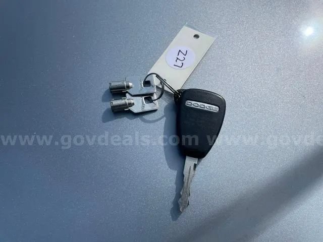 Used 2013 Dodge Avenger SE FWD image 21
