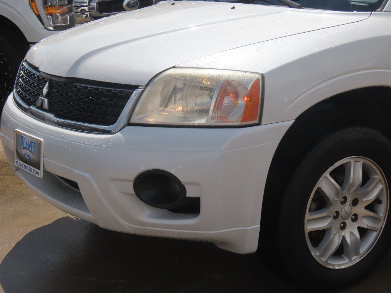 Used 2011 Mitsubishi Endeavor LS FWD image 3